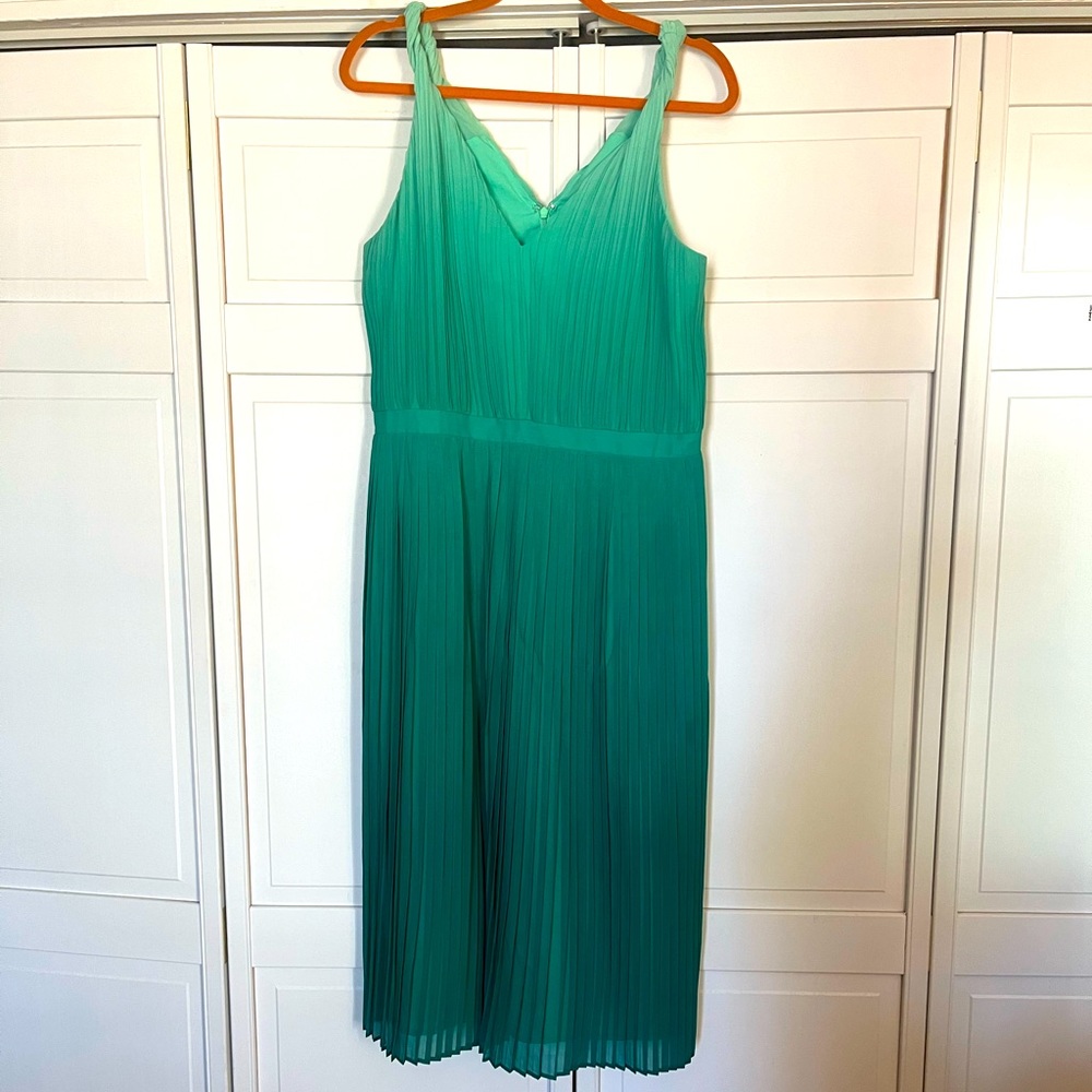 Gorgeous Emerald Ombre Grecian style dress. Midi length and stunning!